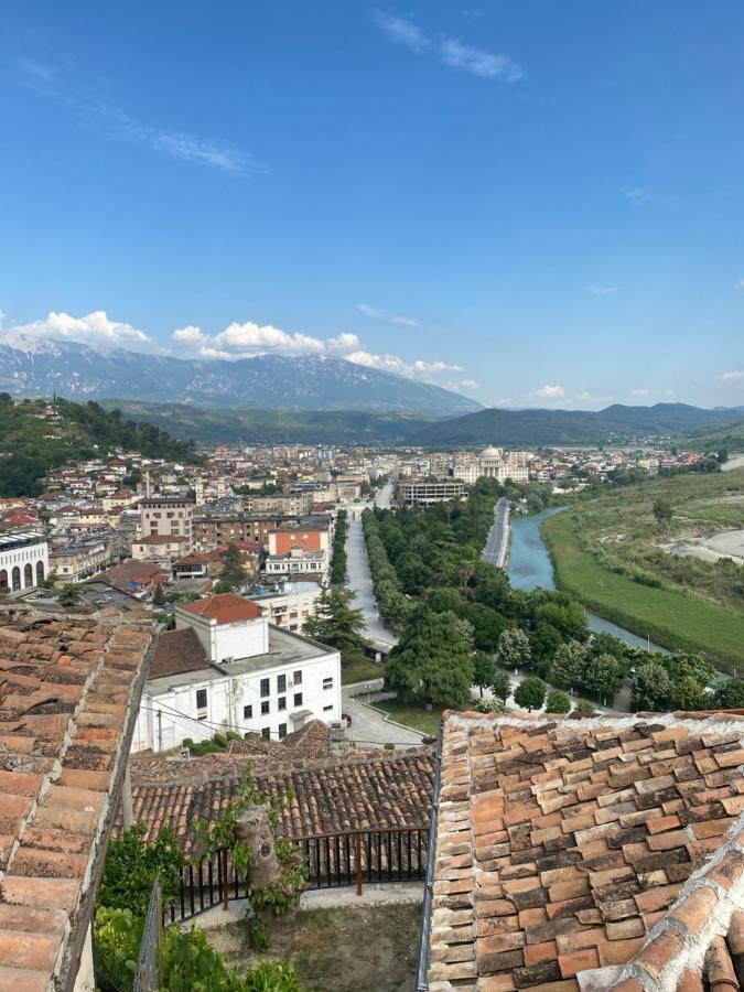 Aria Baci Guest House Берат Экстерьер фото