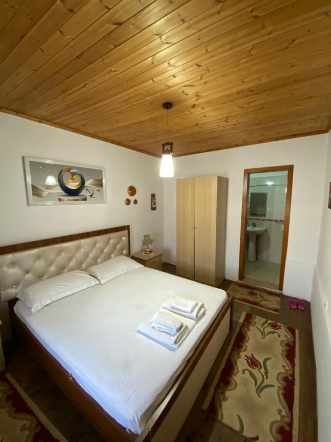 Aria Baci Guest House Берат Экстерьер фото