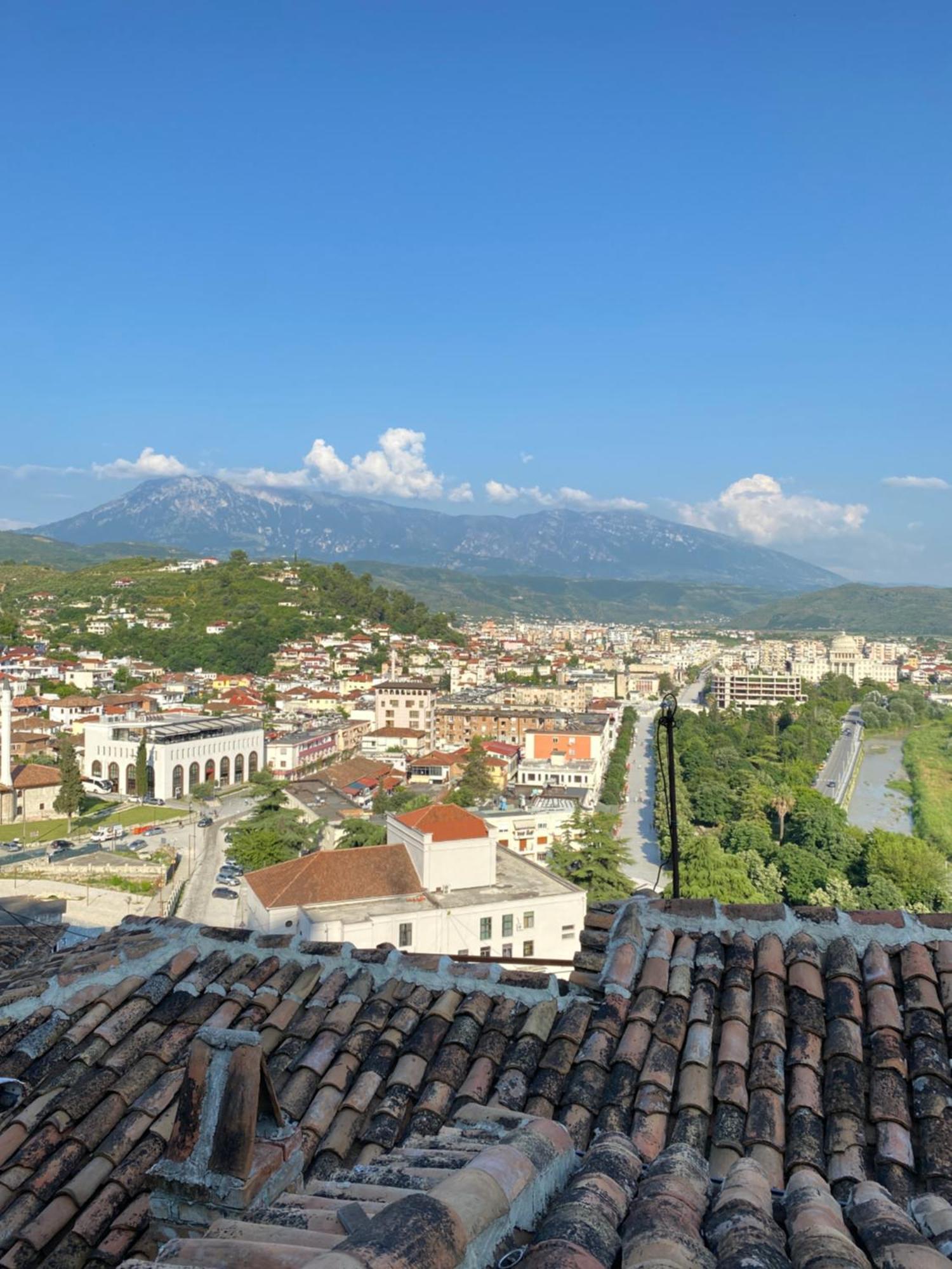 Aria Baci Guest House Берат Экстерьер фото